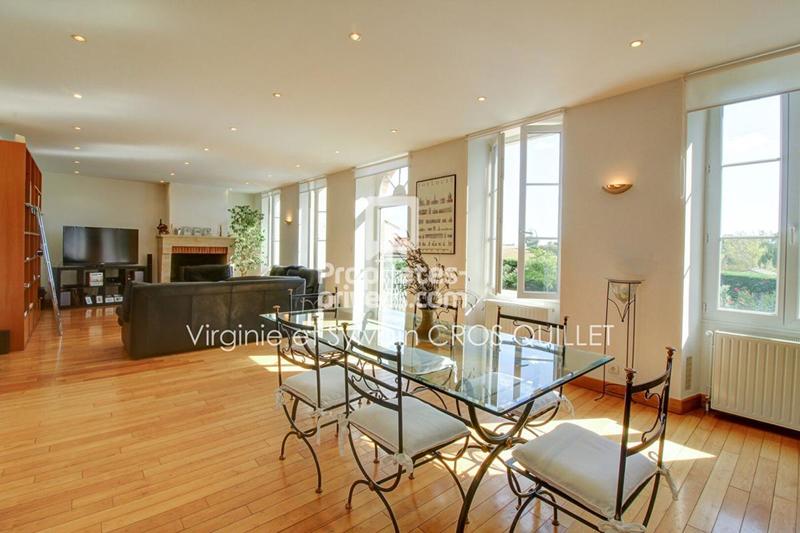 Maison - 284 m² - 6 pièces