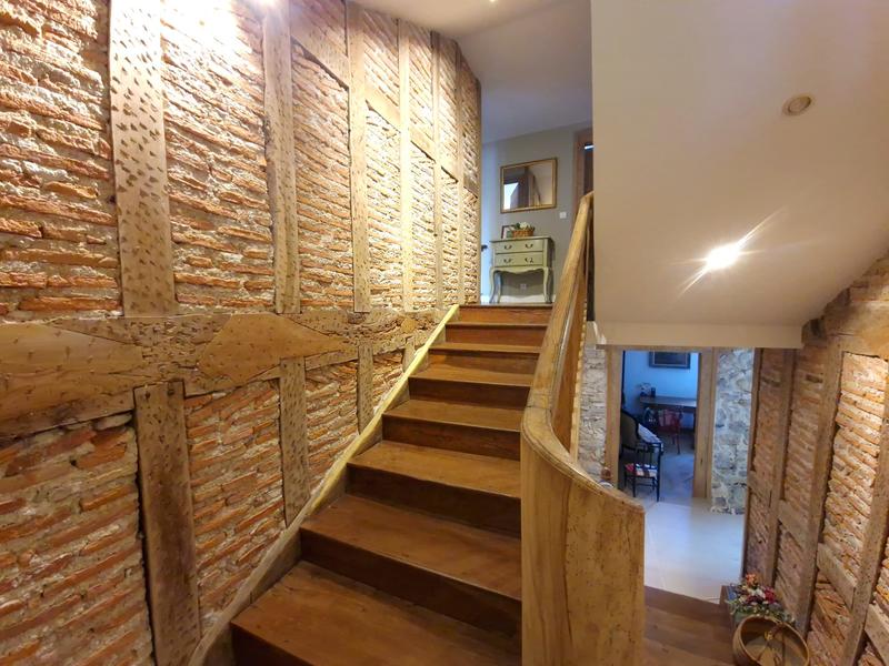 Maison - 547 m² - 9 pièces