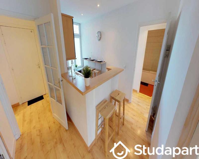 Chambre - 70 m² - 1 pièce