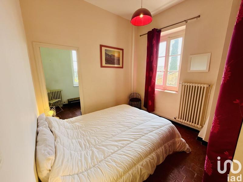 Maison - 1 000 m² - 11 pièces