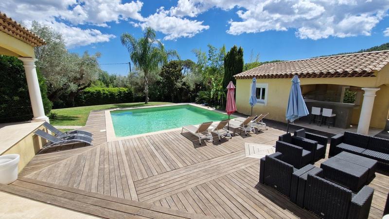 Maison - 221 m² - 9 pièces