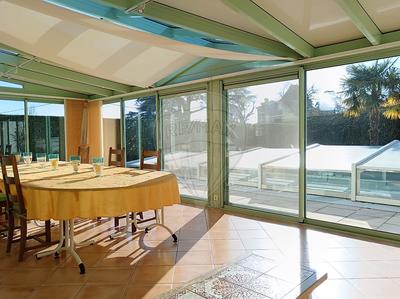 Propriété - 250 m² - 9 pièces