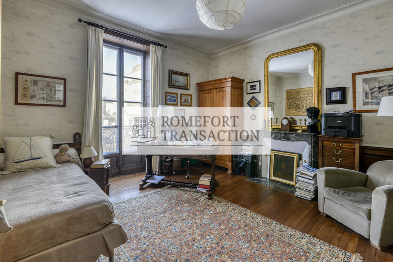 Maison - 214 m² - 10 pièces