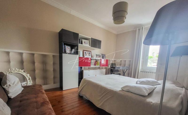 Maison - 180 m² - 7 pièces