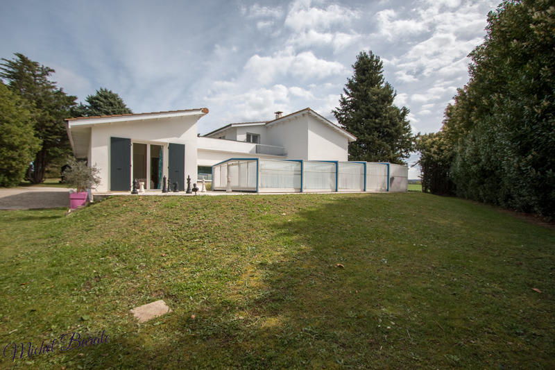 Maison - 197 m² - 6 pièces