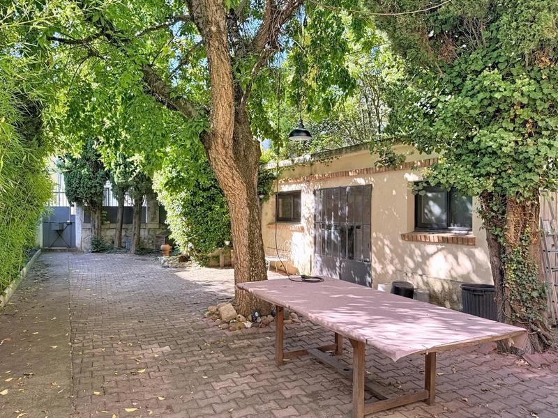 Propriété - 270 m² - 9 pièces