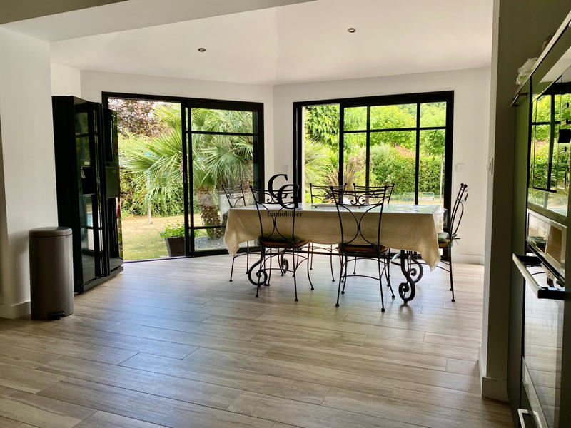 Maison - 180 m² - 7 pièces