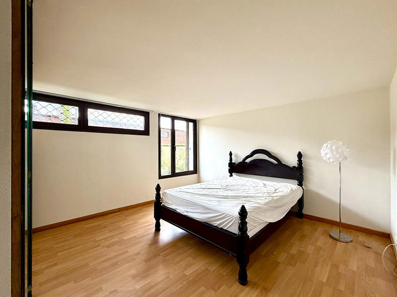 Maison - 300 m² - 10 pièces