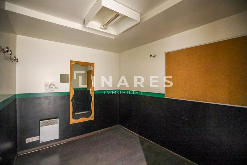 Local commercial - 125 m² - 6 pièces