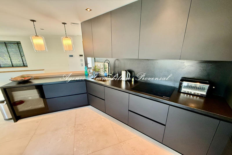 Appartement - 170 m² - 4 pièces