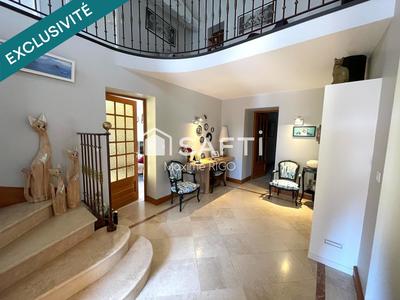 Maison - 518 m² - 12 pièces