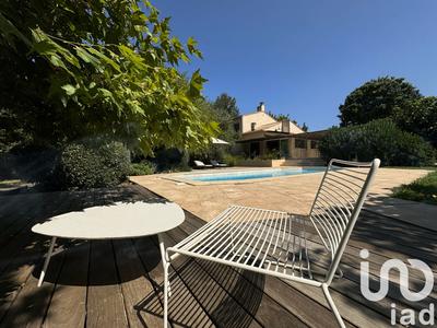 Maison - 250 m² - 8 pièces