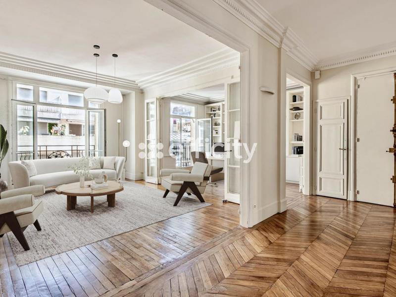 Appartement - 174 m² - 6 pièces