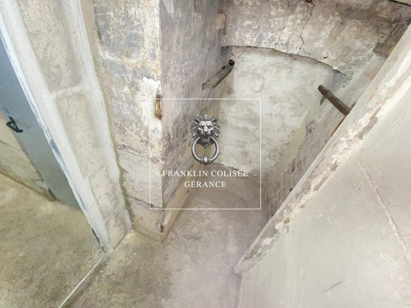 Parking / Garage - 3 m²