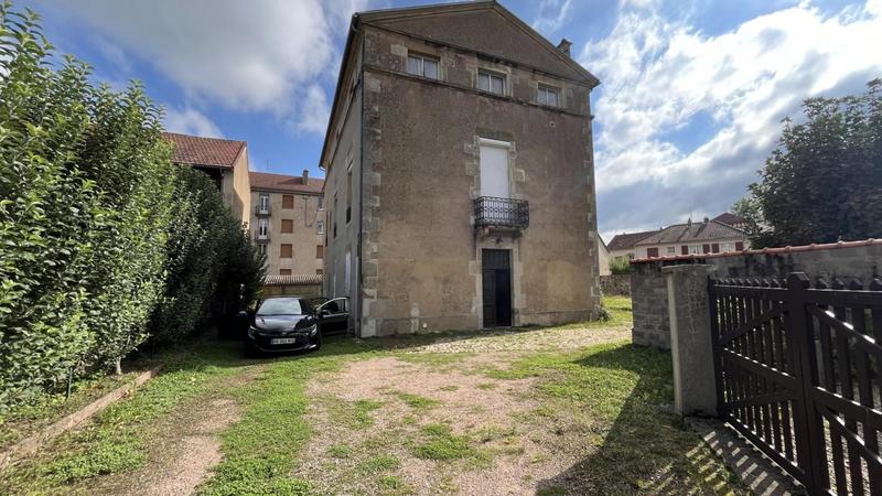 Maison en pierre - 335 m² - 12 pièces