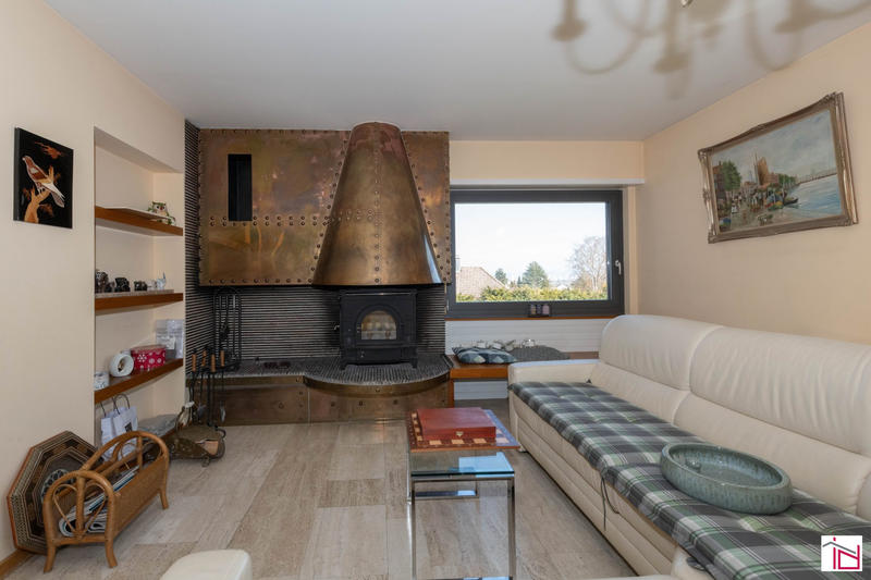 Maison - 222 m² - 6 pièces