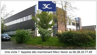 Entrepôt - 1 593 m²