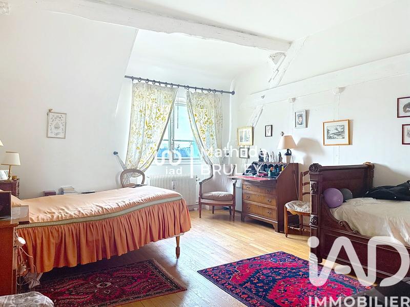 Maison - 245 m² - 8 pièces