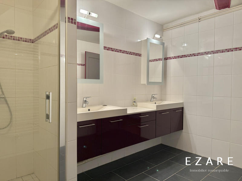 Appartement - 216 m² - 5 pièces