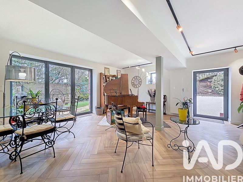 Maison - 368 m² - 10 pièces