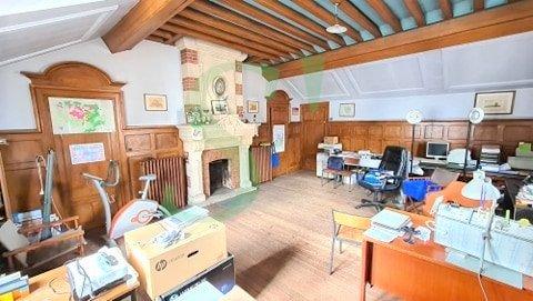 Propriété - 425 m² - 11 pièces