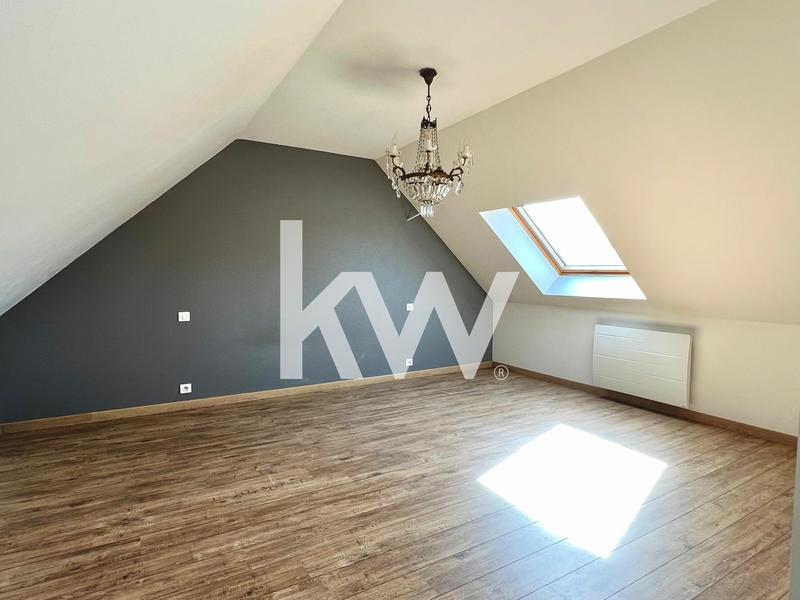 Maison - 220 m² - 9 pièces