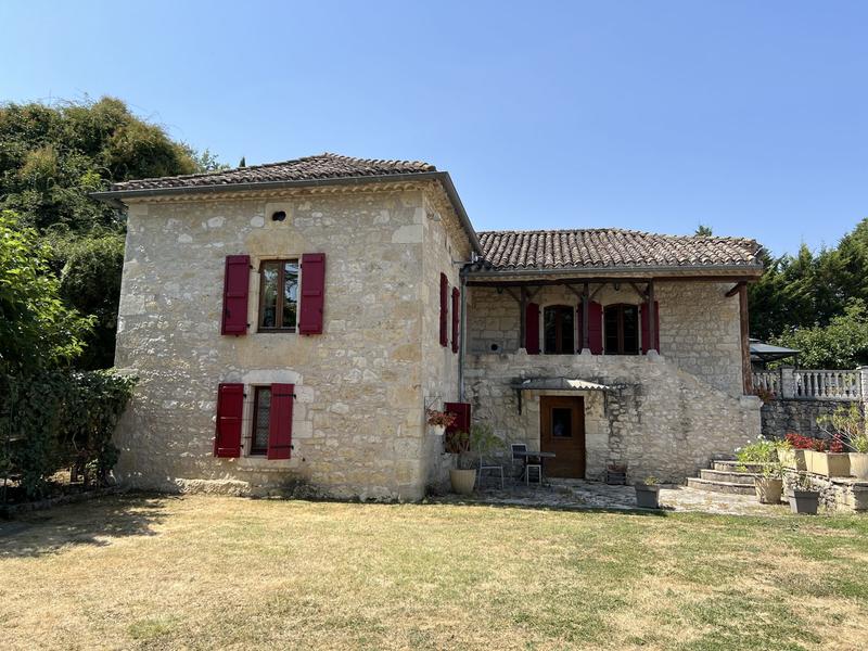 Maison - 249 m² - 6 pièces