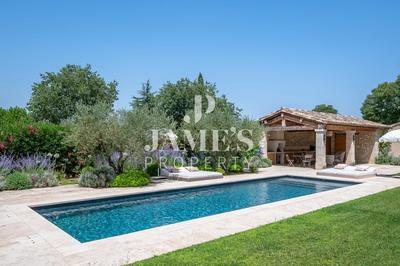 Maison - 258 m² - 9 pièces