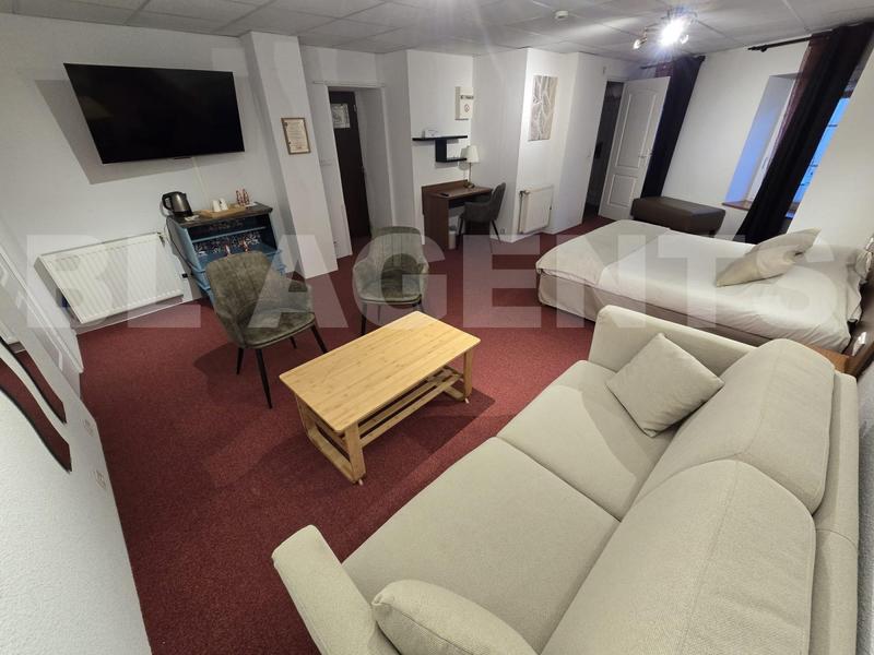 Maison - 637 m² - 20 pièces