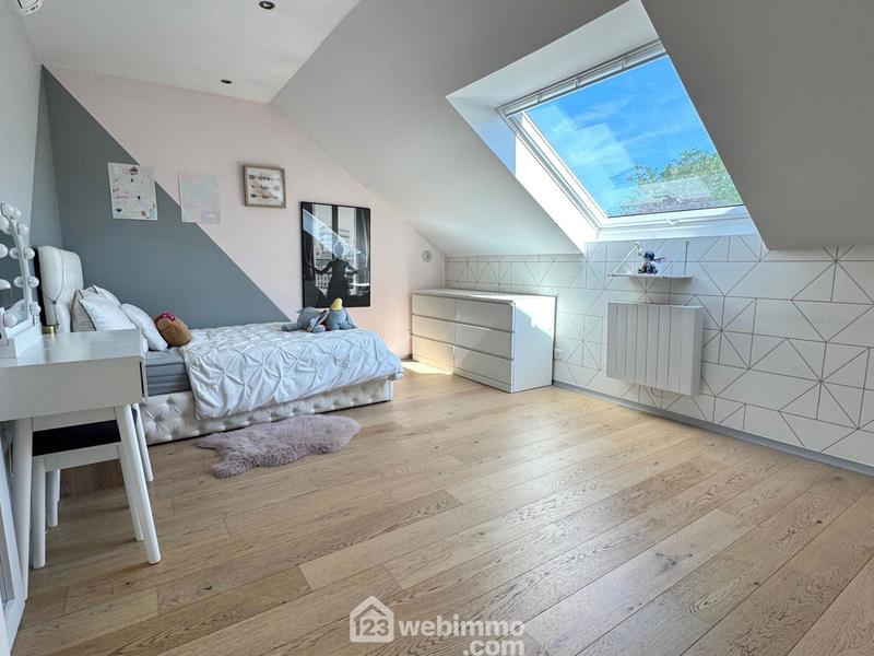 Maison - 230 m² - 7 pièces