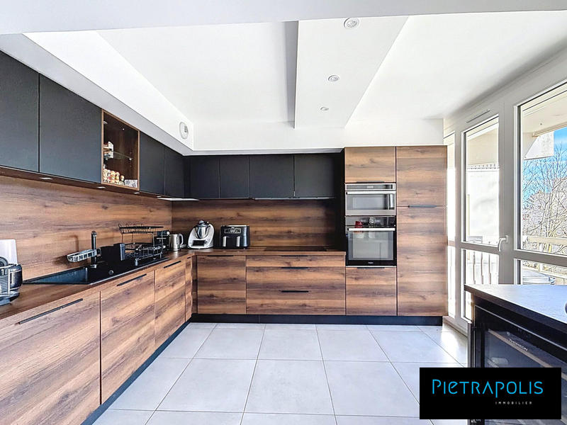 Appartement - 93 m² - 4 pièces