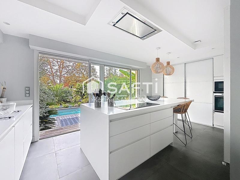 Maison - 161 m² - 5 pièces