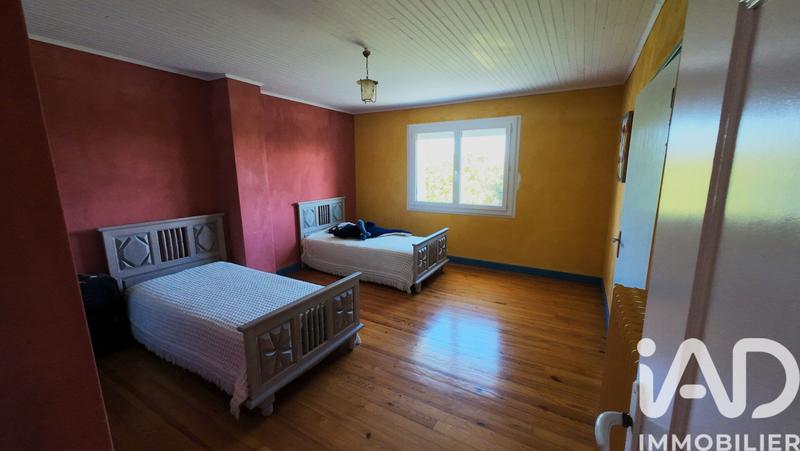 Maison - 210 m² - 5 pièces