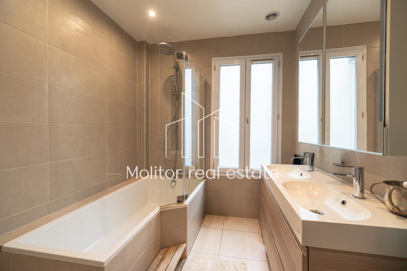 Triplex - 185 m² - 7 pièces