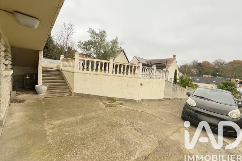 Maison - 221 m² - 13 pièces