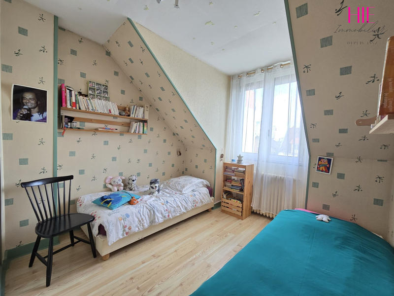 Maison traditionnelle - 90 m² - 6 pièces