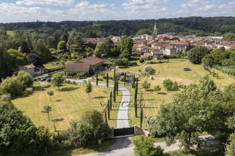 Maison en pierre - 285 m² - 5 pièces