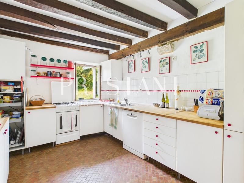 Maison - 301 m² - 9 pièces