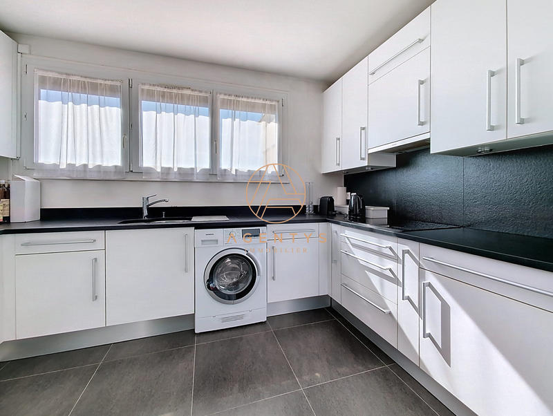 Appartement - 82 m² - 4 pièces