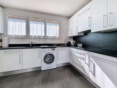 Appartement - 82 m² - 4 pièces