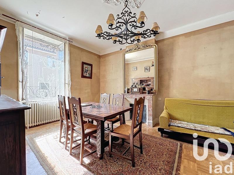 Maison - 228 m² - 19 pièces