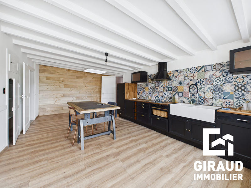 Maison ancienne - 312 m² - 8 pièces