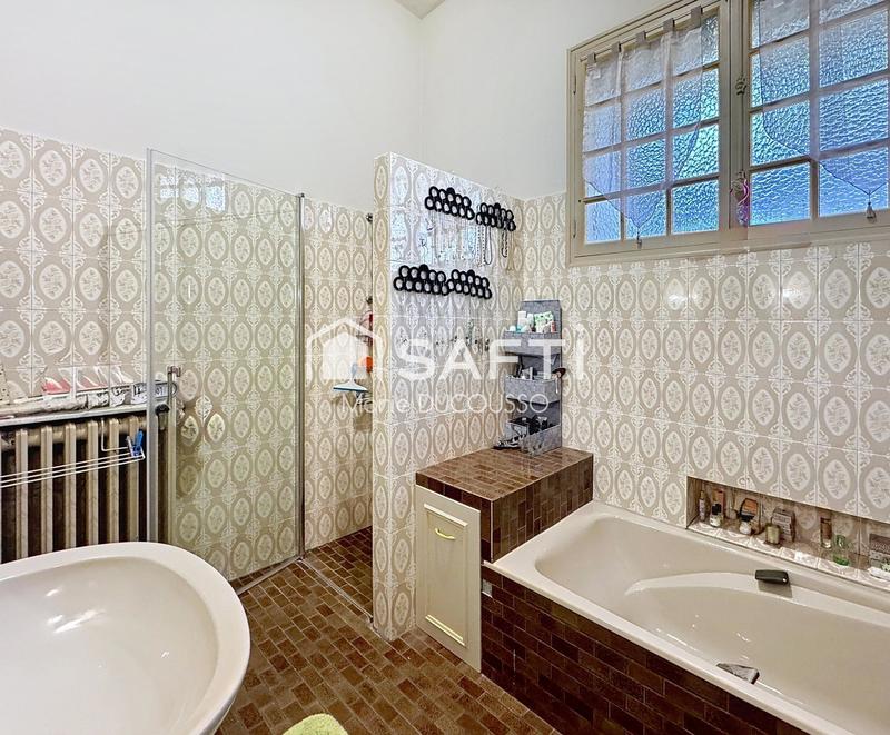 Maison - 343 m² - 10 pièces