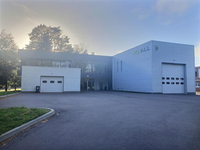 Local d'activité / Entrepôt - 1 166 m²