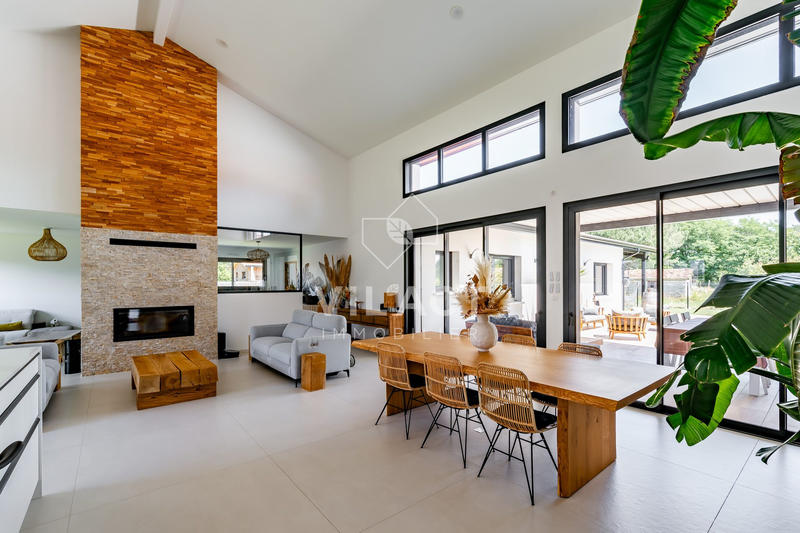 Maison contemporaine - 210 m² - 7 pièces