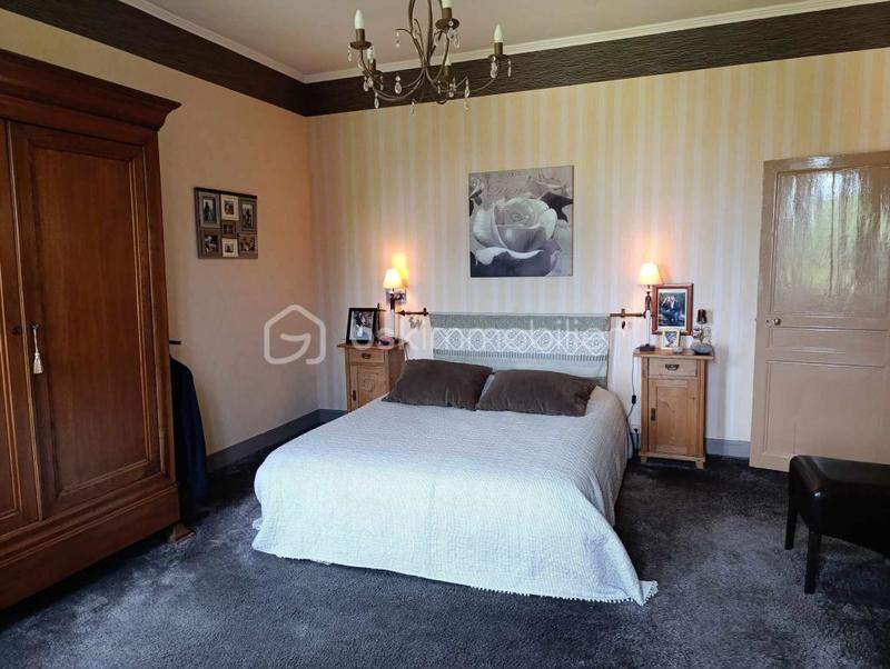 Maison en pierre - 299 m² - 8 pièces