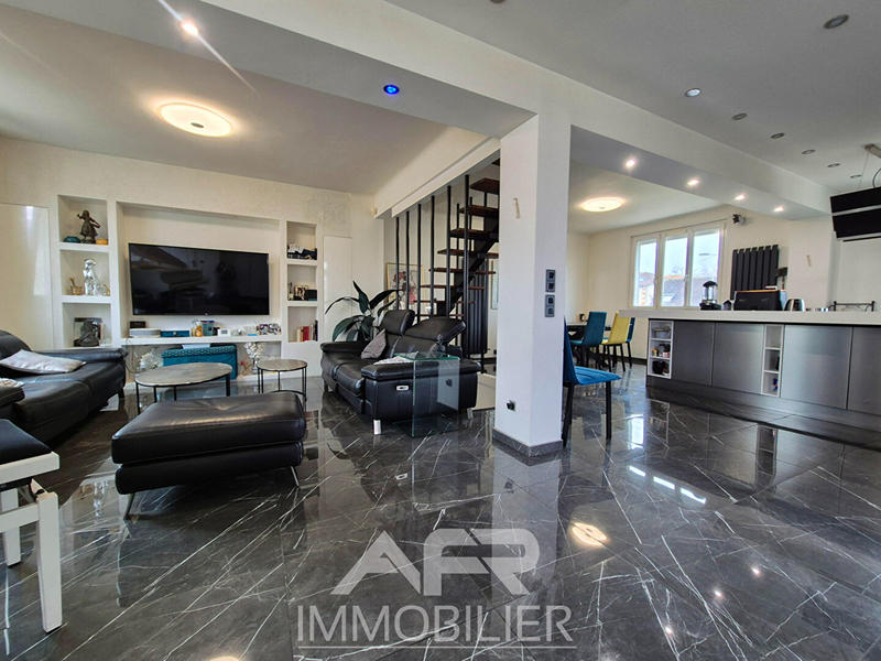 Maison - 155 m² - 5 pièces