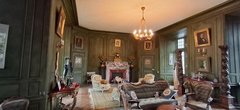 Demeure - 3 000 m² - 26 pièces