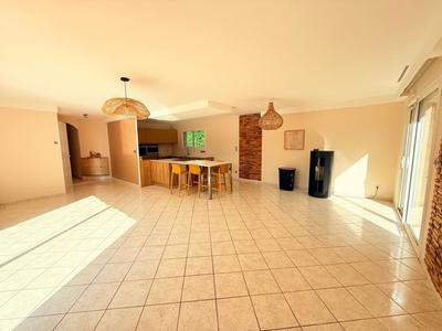Maison - 161 m² - 5 pièces