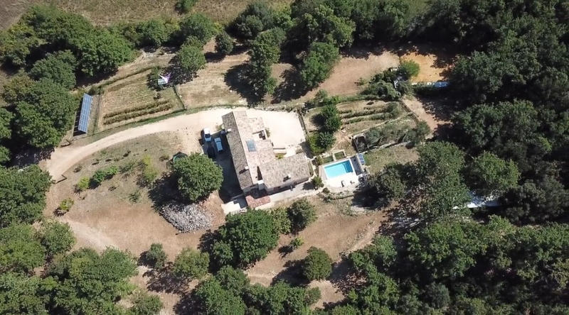 Propriété - 243 m² - 8 pièces